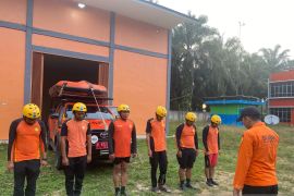 Tim SAR cari seorang bocah tenggelam di Sungai Batang Tebo