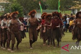 Batalyon 756/WMS gelar lomba tari kreasi budaya Lembah Baliem di Jayawijaya