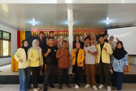 Sosialisasi program PISN Kemdiktisaintek RI 2025: Penguatan Komunitas Saluak badeta dalam penggarapan Randai tragedi "Perang Sintuak"