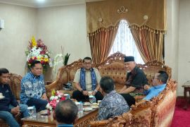 Sambut Kedatangan Menteri Ekraf, Gubernur Mahyeldi Tegaskan Komitmen Sumbar untuk Penguatan Ekonomi Kreatif Nasional