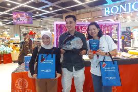 Rayakan hari ikan nasional, Ranch Market gelar cutting show ikan 50 kilogram