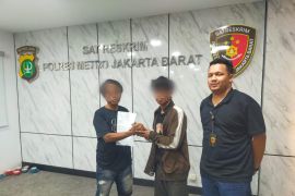Polisi bekuk dua pelaku pemerasan sopir boks di Jakbar