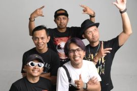 Jurnalis asal Payakumbuh manajeri Zibos Band rilis lagu di Digital Platform