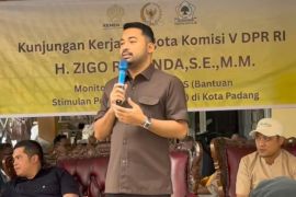 Kunjungi Guo dan Pasar Lalang, Zigo Rolandapastikan bantuan banjir tersalurkan