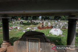 Pemprov DKI siapkan 1.950 petak makam baru di TPU Kebon Nanas dan Rawa Bunga