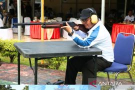 Perkuat sinergi antar instansi, Kanwil Kemenkum Bengkulu ikuti latihan menembak bersama