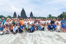 Kemenpar dampingi penuh wisatawan asal Prancis dalam tur "Around the World"