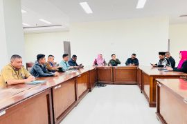 Kepala Kantor Pertanahan Kabupaten Pasaman hadiri rapat gabungan Komisi DPRD terkait proyek PT Medco