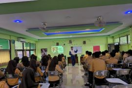 Asmo Kalbar #Cari_aman bagi siswa SMA Mujahidin Pontianak