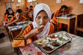 Hoaks! Mensesneg sebut program MBG diganti jadi uang tunai