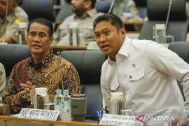 Mentan: Beras impor 1 liter pun tidak boleh masuk RI meski harga turun