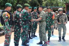 Satgas Pamtas bersama RAMD Malaysia perkuat pengamanan perbatasan