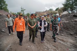 Rencana pembangunan pos pengungsian terpusat bencana di Lumajang