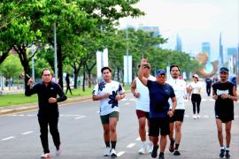 Hasto Kristiyanto kagum banyak warga Makassar rajin berolahraga