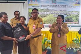 PBD berdayakan masyarakat lewat pelatihan menganyam