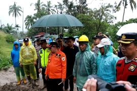 Bupati Eka Putra tinjau lokasi terdampak bencana alam di Guguak Malalo