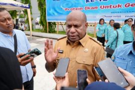 Gubernur Papua Fakhiri jadikan momentum Hari Guru perkuat komitmen sejahterakan guru