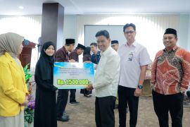 195 mahasiswa berprestasi HSS terima bantuan