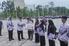 HGN 2025, empat guru teladan ini dapat umroh gratis dari Pemprov Riau