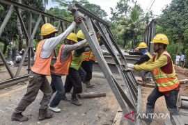 Pemasangan Jembatan Bailey pascalongsor di Jalan Nasional Ciamis