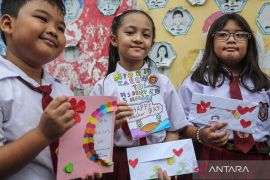 Lirik lagu "Terima Kasih Guruku" karya cipta Sri Widodo