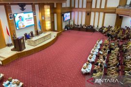 Gubernur minta TPID se-Sultra gencarkan pasar murah jelang Natal dan Tahun Baru