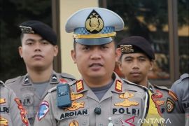 Polres Cianjur menyita 520 botol miras dan 151 knalpot bising