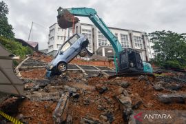 27.433 warga Kota Padang terdampak bencana hidrometeorologi