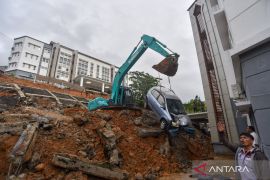 Ministry begins recovery for 60 universities hit by Sumatra disasters