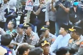 Aliansi masyarakat dan mahasiswa Kalsel kembali datangi "Rumah Banjar"