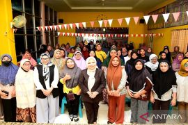 Pemprov dan DPRD salurkan bantuan rawan pangan