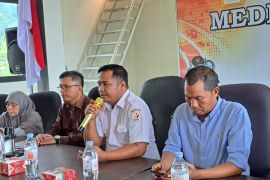 Bawaslu Pesisir Selatan perkuat pengawasan PDPB lewat rapat koordinasi bersama pemangku kepentingan