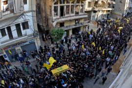 Warga Lebanon hadiri pemakaman korban serangan udara Israel di Beirut