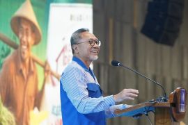 Zulhas instruksikan kader PAN perbanyak kerja nyata bagi masyarakat