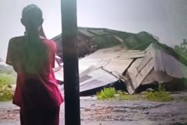 Rumah warga di Pasaman Barat hanyut dihantam luapan Sungai Batang Masang