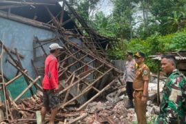 BPBD Garut asesmen tanah bergerak yang bahayakan rumah warga