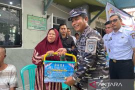 Kodaeral VI gelar baksos di Pulau Lae-lae Makassar