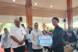 Pemkot Mojokerto salurkan bantuan usaha kepada 92 KUBE