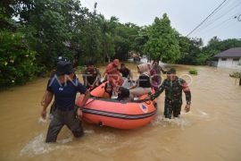 Banjir rendam permukiman di Padang Page 1 Small
