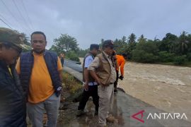 BNPB prioritizes aid for flood, landslide victims in West Sumatra