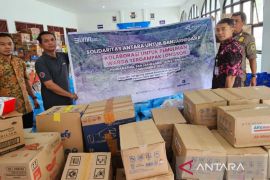 ANTARA sebar bantuan bagi warga terdampak longsor di Banjarnegara dan Cilacap
