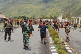 Kodim 1714/Puncak Jaya membantu tangani pertikaian antar warga di Pegeleme