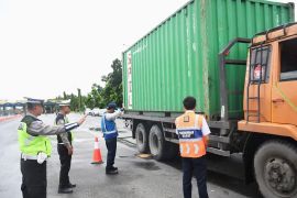 Jasamarga tindak 28 truk Over Dimension Over Loading di Tol Belmera