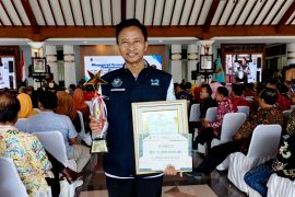 Tiga penyuluh kelautan dan perikanan raih Satyalancana Wira Karya dari Presiden