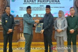 Pemkab Batang bersama DPRD sepakati Raperda APBD 2026