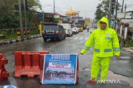 Longsor dan pohon tumbang, Polres Padang Panjang tutup sementara jalur Lembah Anai