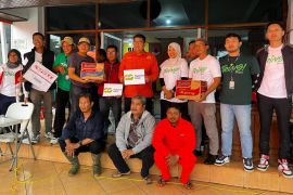 Pegadaian salurkan bantuan peduli bencana ke BPBD Sumbar