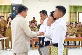 Pemkab Mabar mengingatkan CPNS dan PPPK jadi teladan pelayanan publik