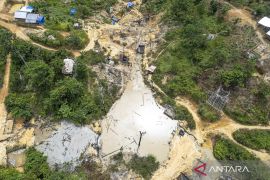 Melihat operasi tambang minyak ilegal di Musi Banyuasin