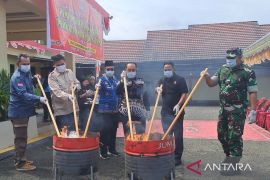 Polhukam kemarin dari sita sabu hingga pemusnahan barang bukti